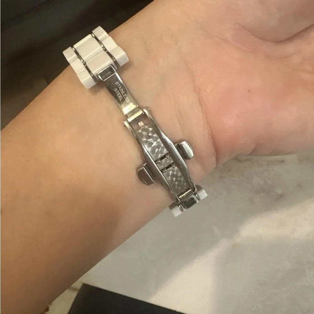 Fendi white ceramic Quatro watch - Picture 4 of 5